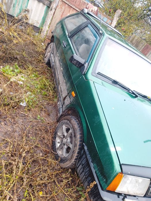 Продам машину 2108