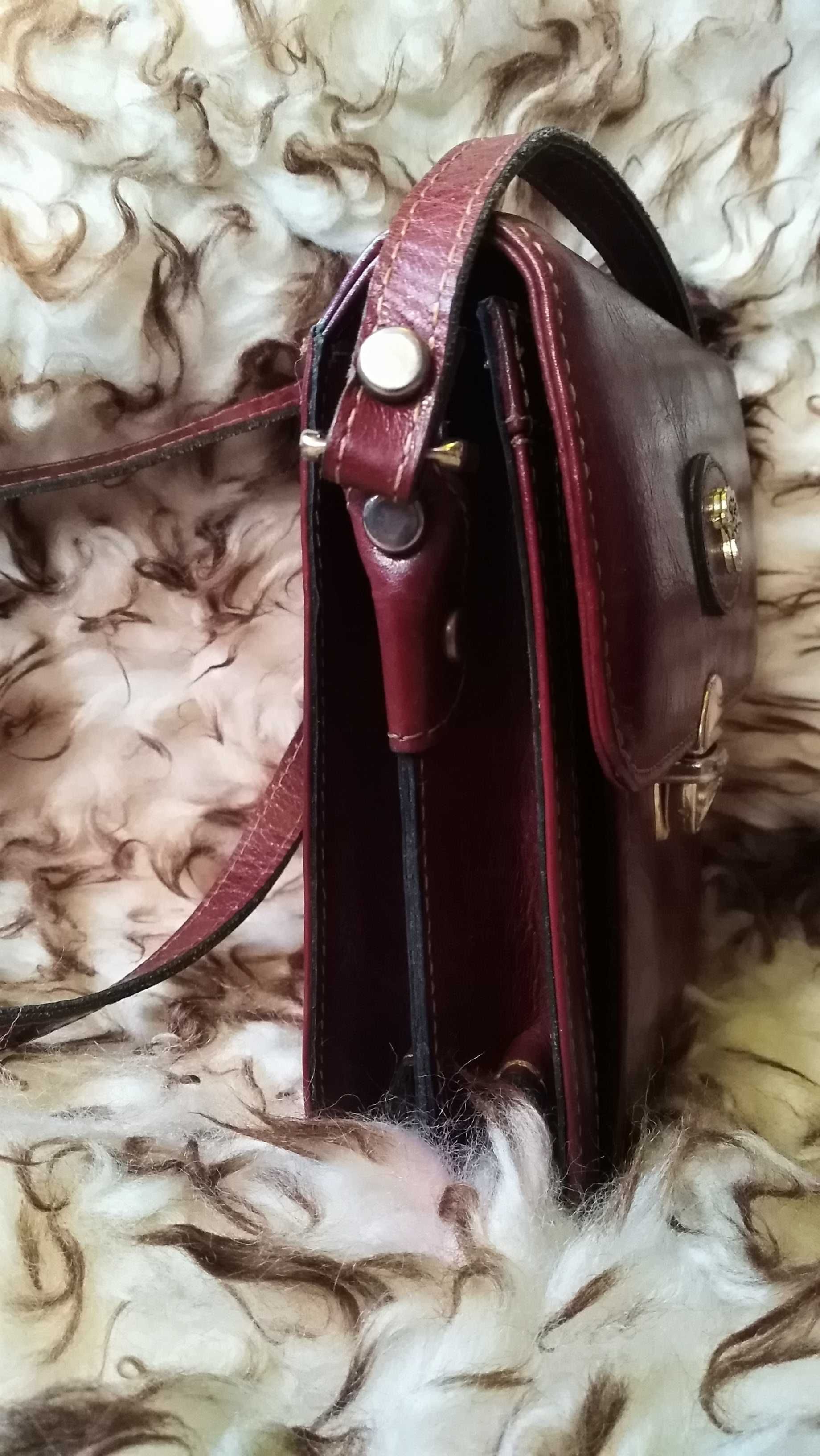 MADE IN ITALY urocza mini torebka listonoszka pasek klamra Vintage