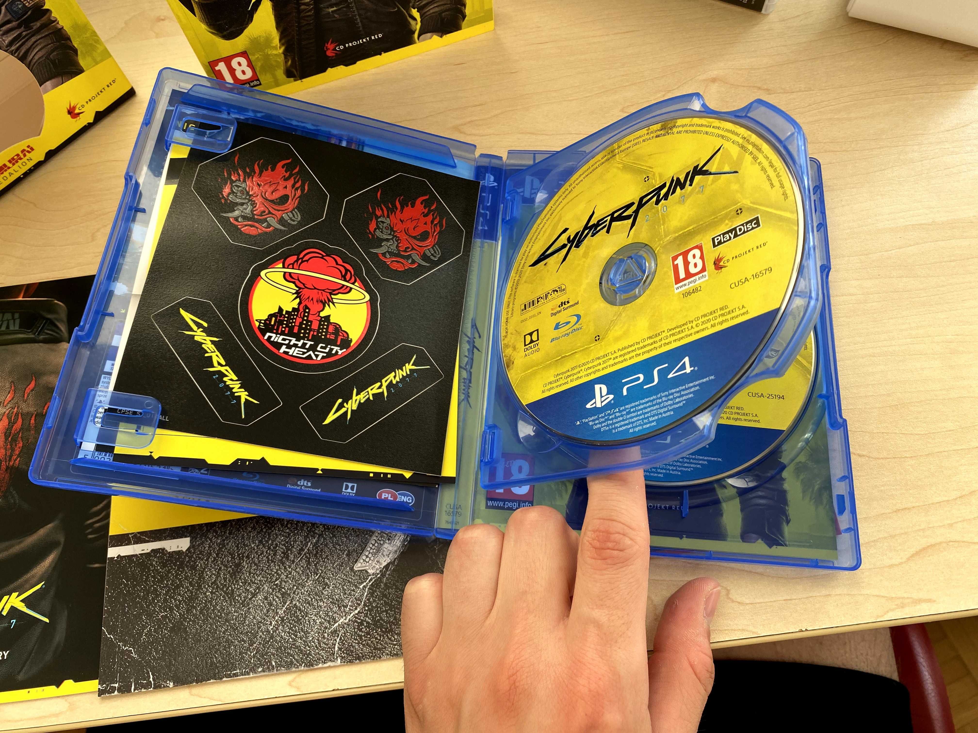 Cyberpunk 2077 Fan Bundle PS4/PS5 | Jak NOWY | Kompletny z Medalionem