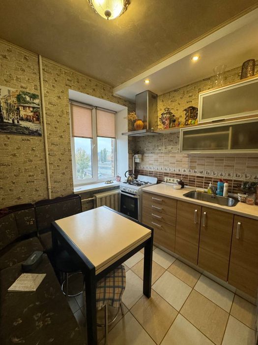 без %  трикімнатна Соломʼянський район по вул. Вацлава Гавела 57/38