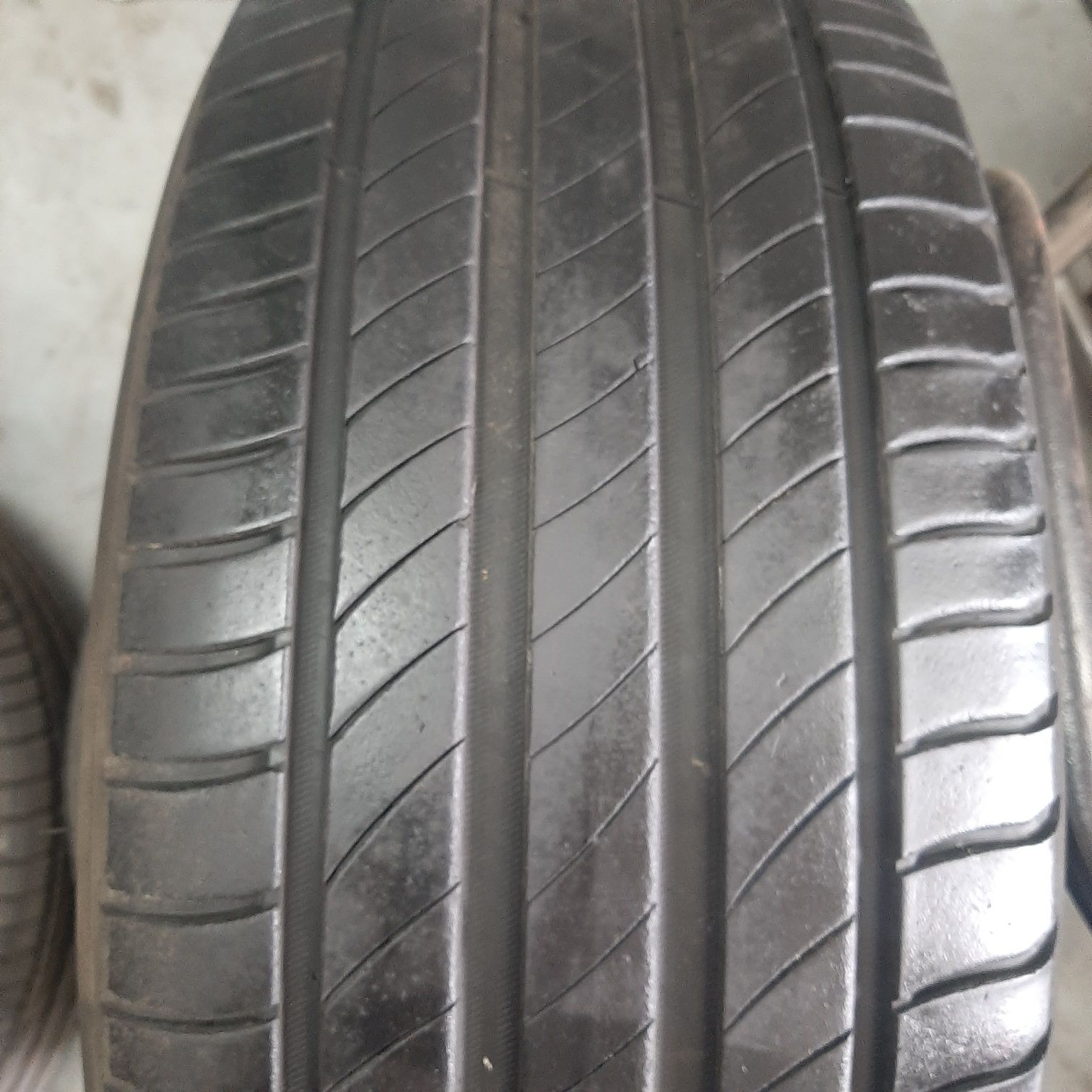 Opony Letnie Michelin 215/50R17 95W