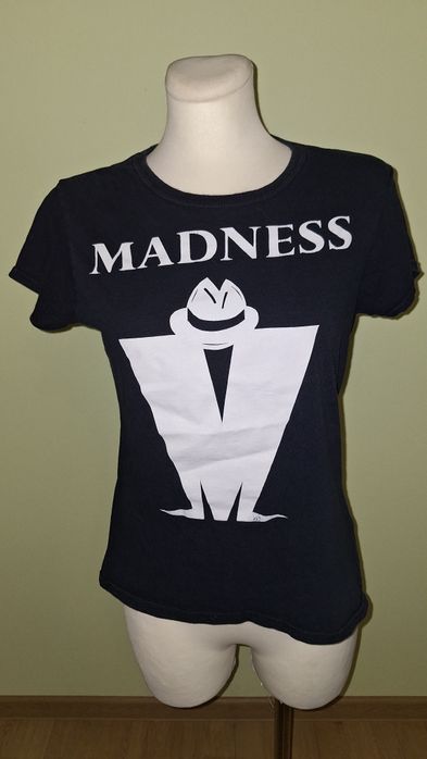 Bluzka czarna z napisem Madness  M