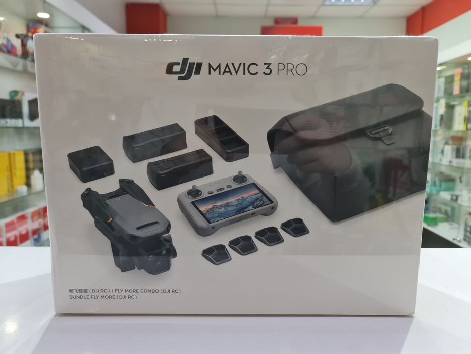 Новий DJI Mavic 3 Pro Fly More Combo with DJI RC