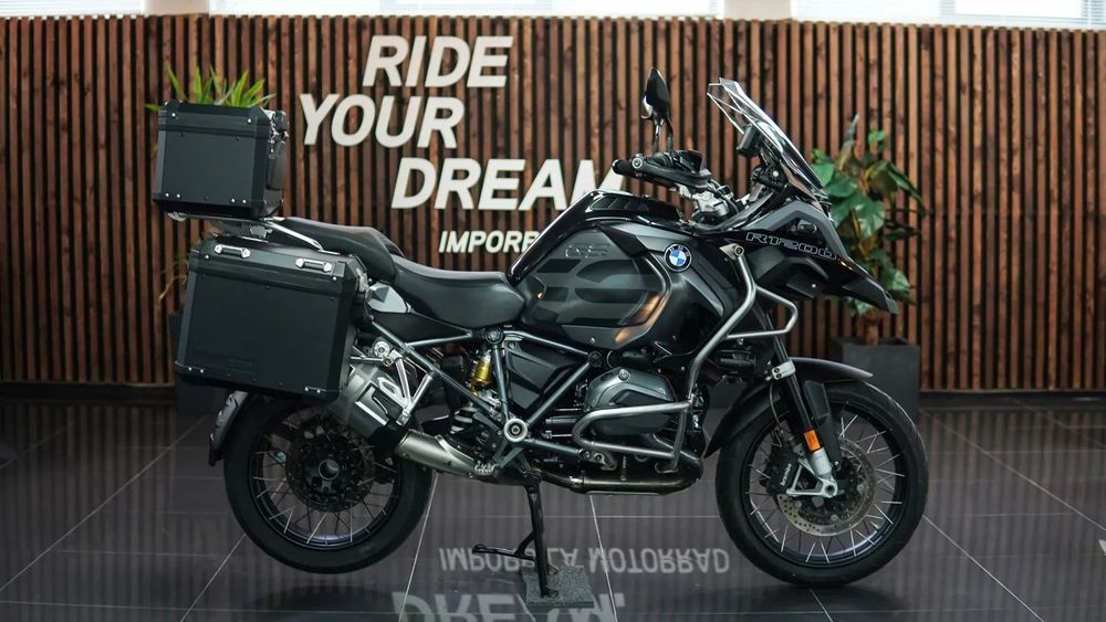 BMW R 1200 GS Adventure TRIPLE BLACK