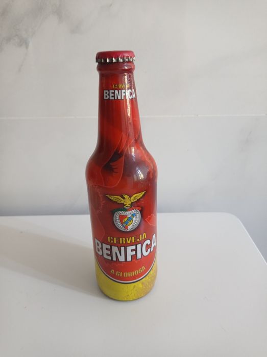 Vendo garrafa do Benfica