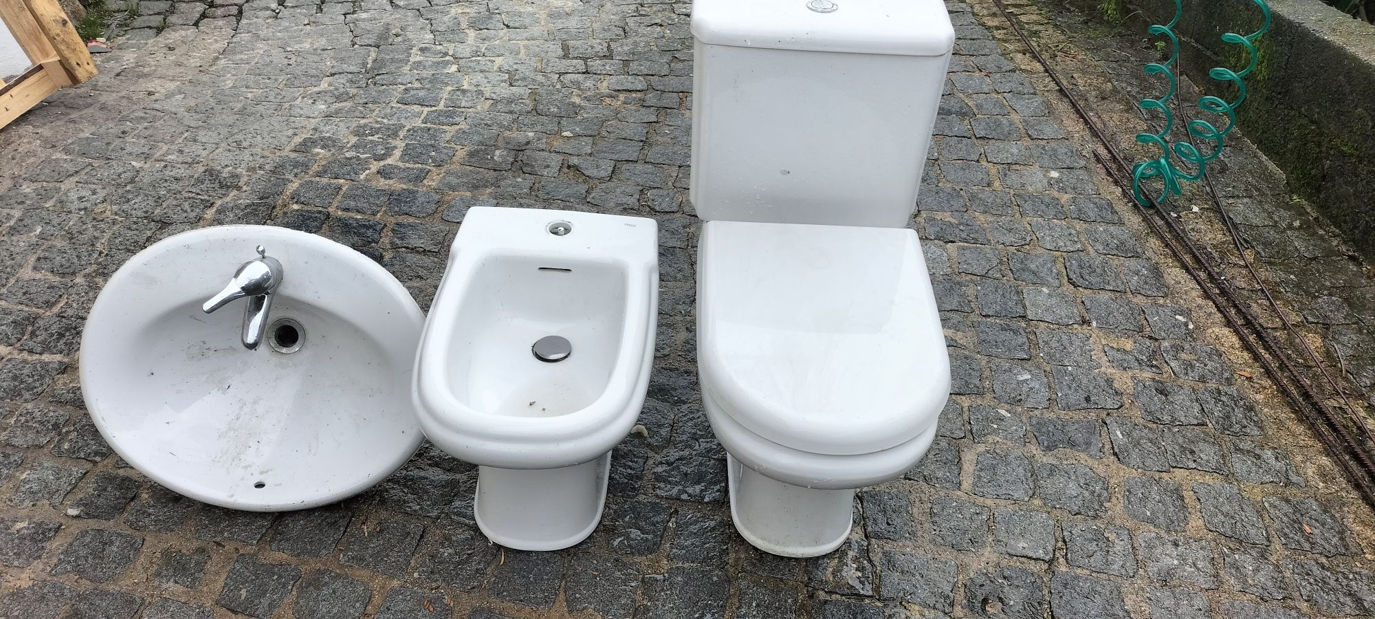 Louça de casa de banho