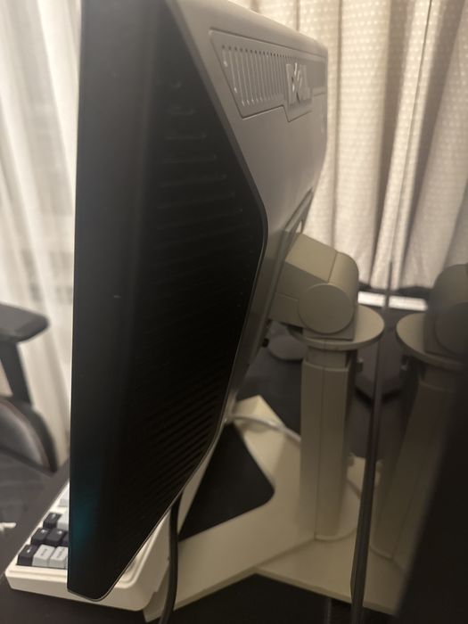 Продам монитор Dell