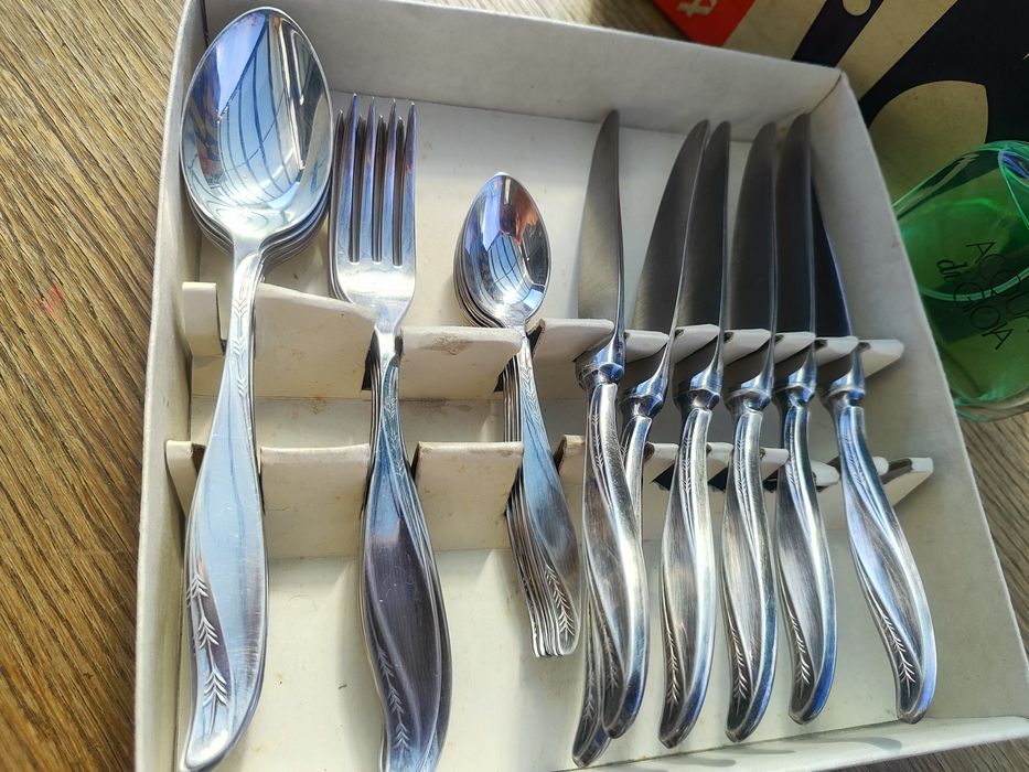 Komplet posrebrzanych sztućców 24szt