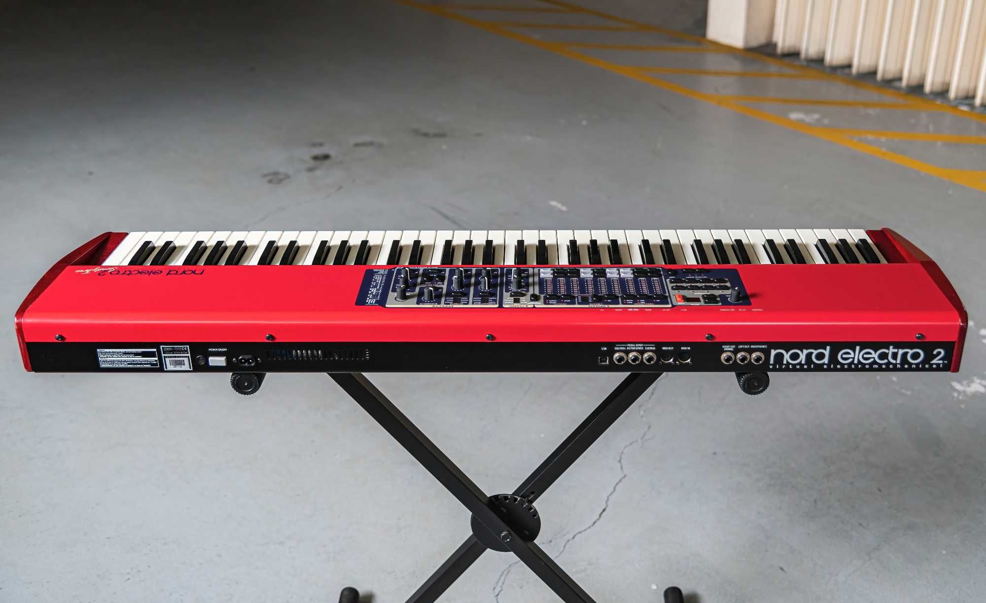 Teclado Nord Electro 2 73