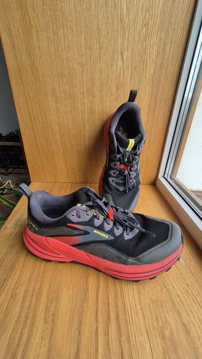 Brooks cascadia 16 44 розмір топові трейлові кроси