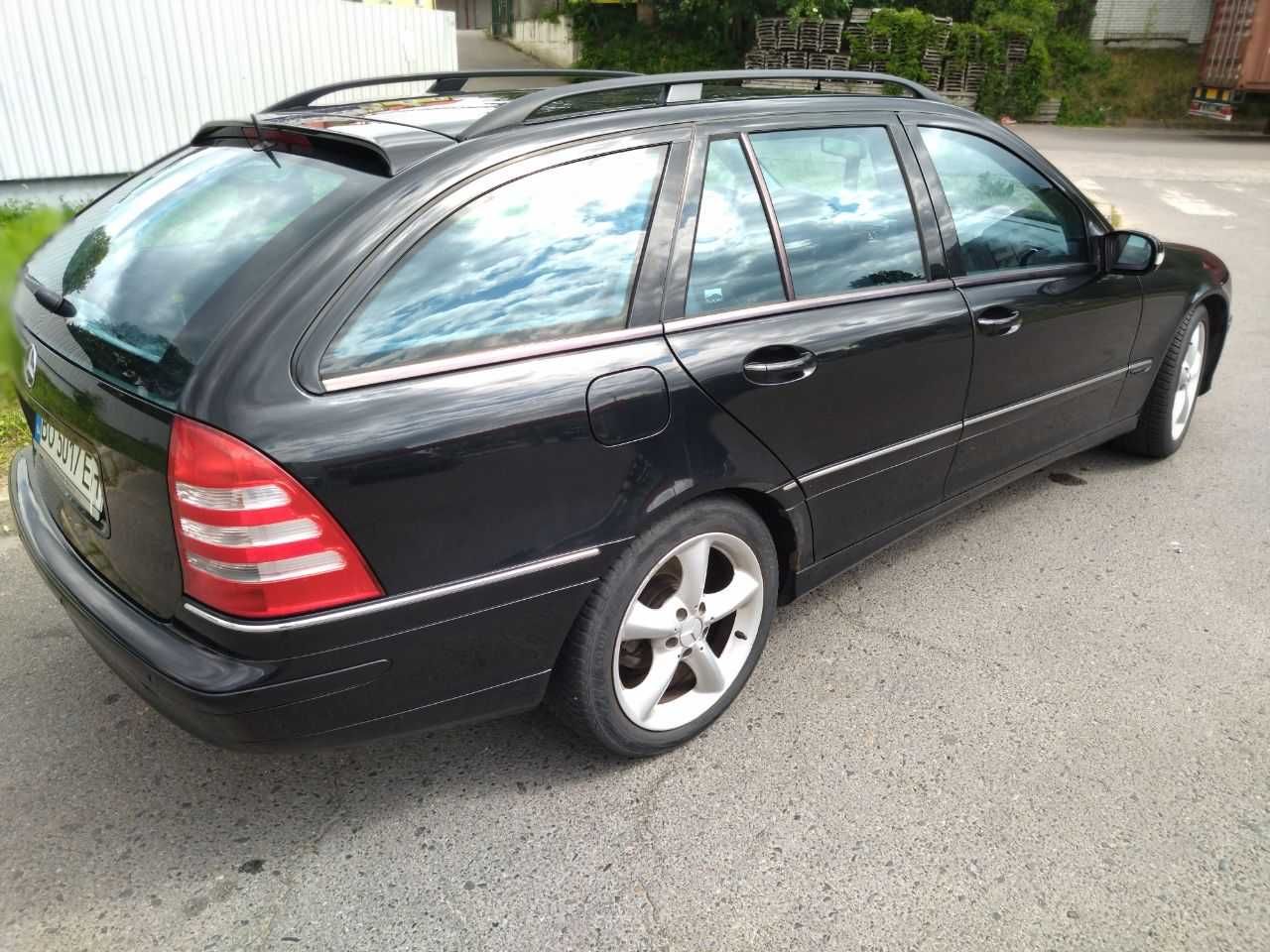 Mersedes-Benz  C200