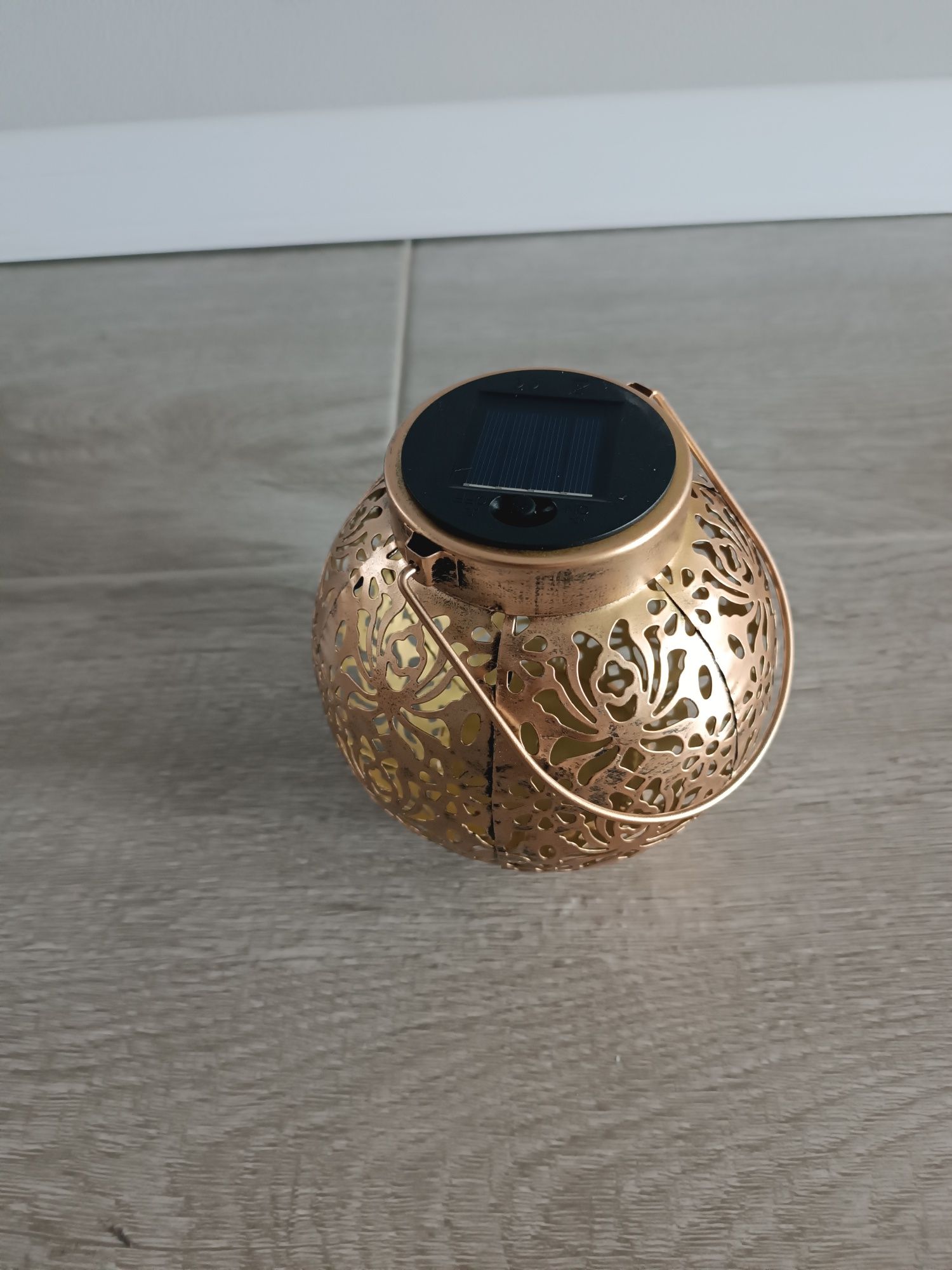 Lampa solarna LED ogrodowa