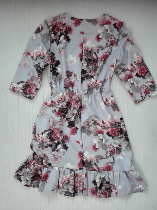 nowa sukienka na lato, S/M, szara w kwiaty, elegancka