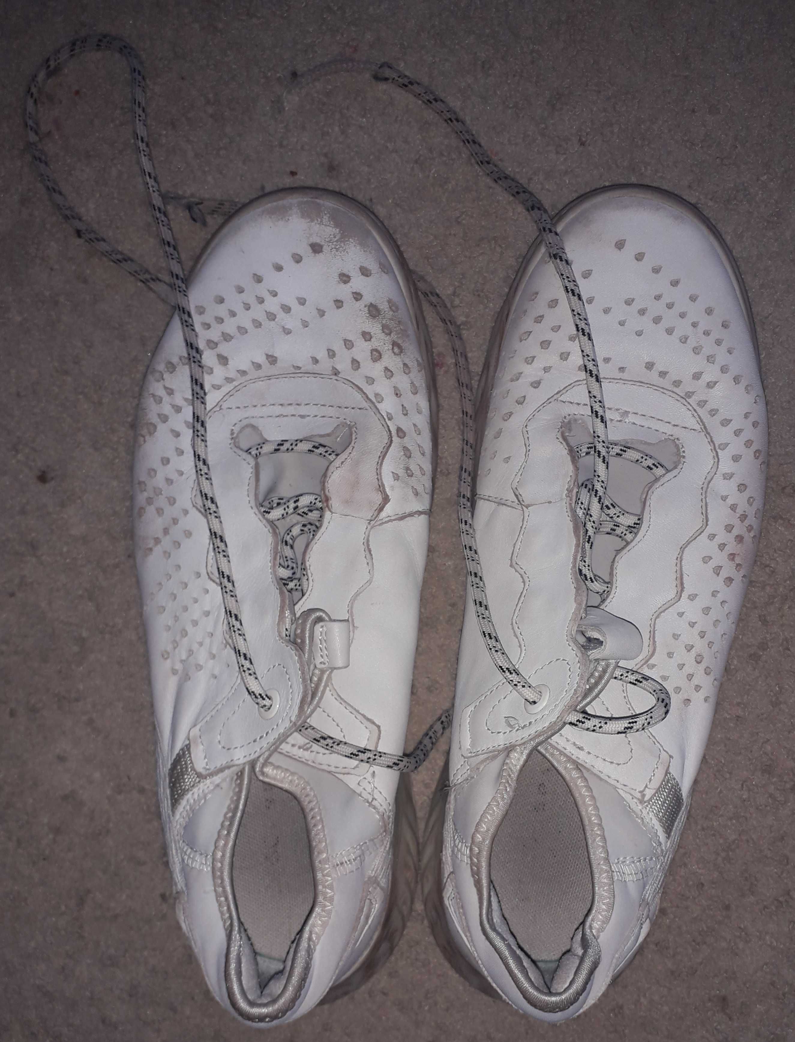 Ecco białe buty damskie