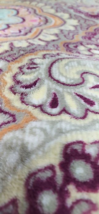 Плед в орнамент.