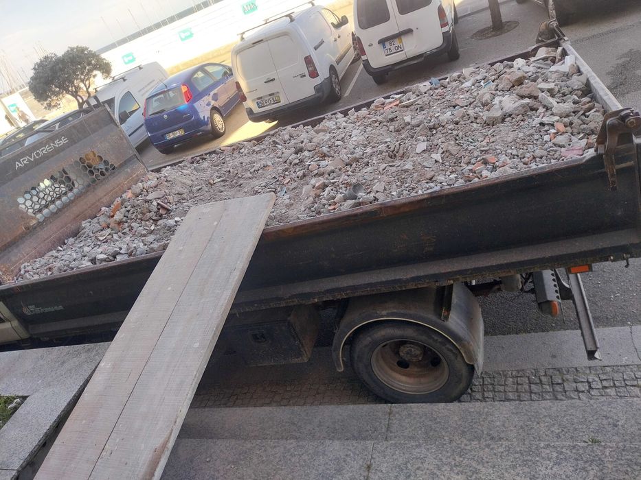 Entulho demolições sucatas moveis eletrodomésticos