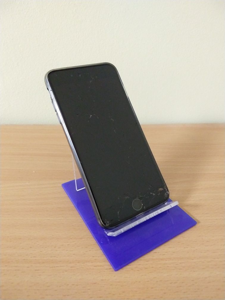 Iphone 7 plus продам.