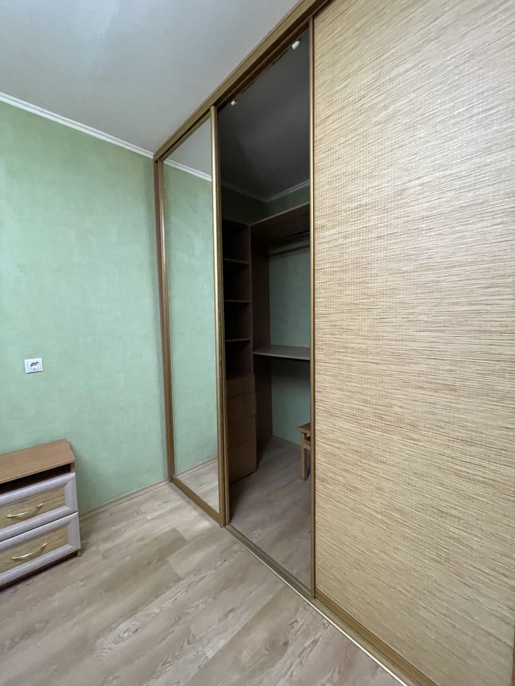 Простора квартира на вул. Драгоманова, 1Г