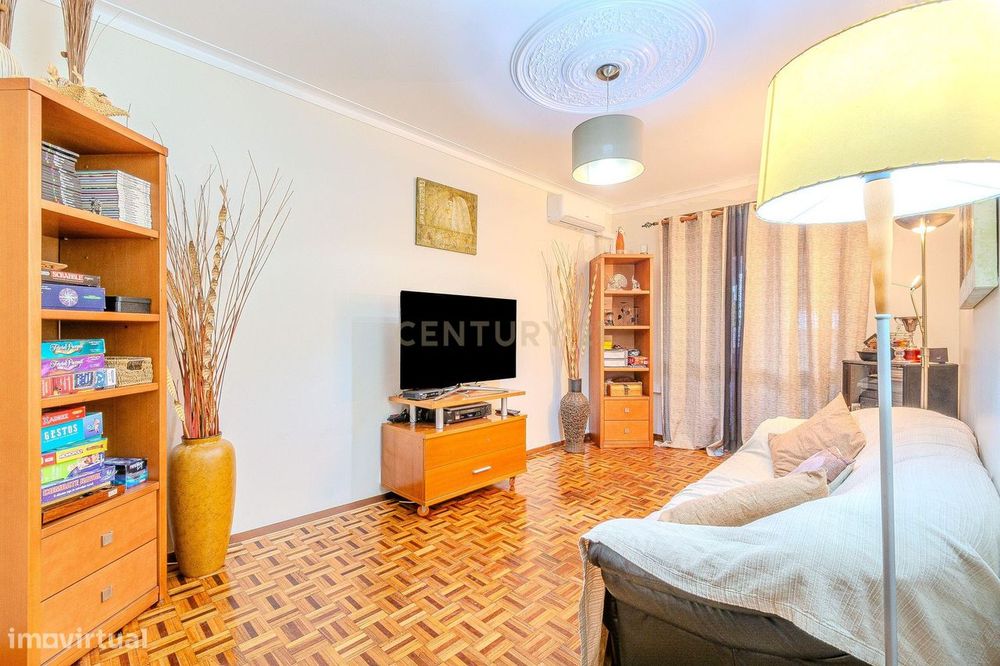 Apartamento T2 | Bom Estado | Varandas | Montenegro