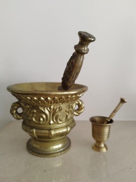 Almofariz, pilão e  mini-almofariz em bronze
