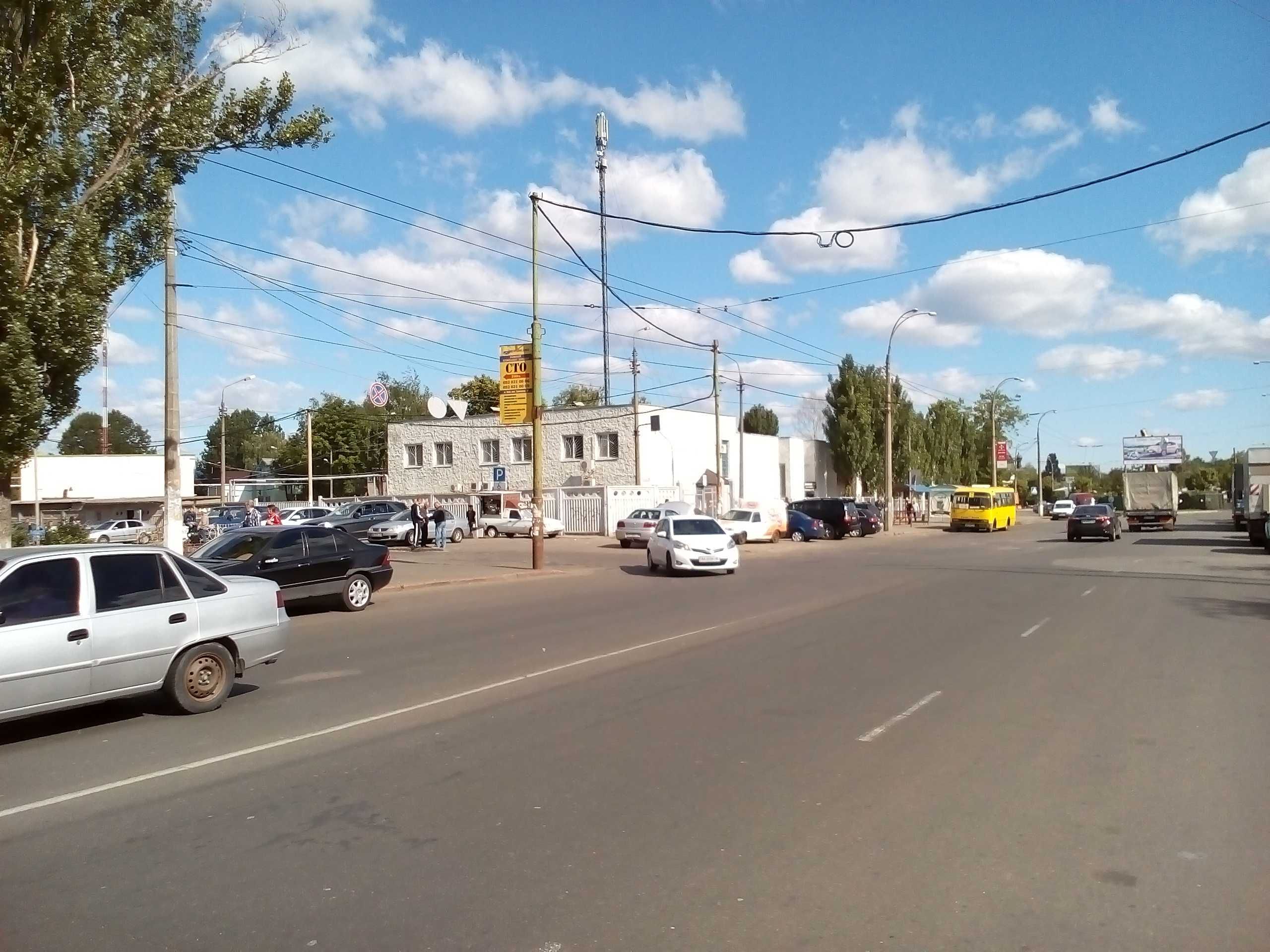 Нивки  ,5,5 соток ,охраняемый кот. городок , городские коммуникации!