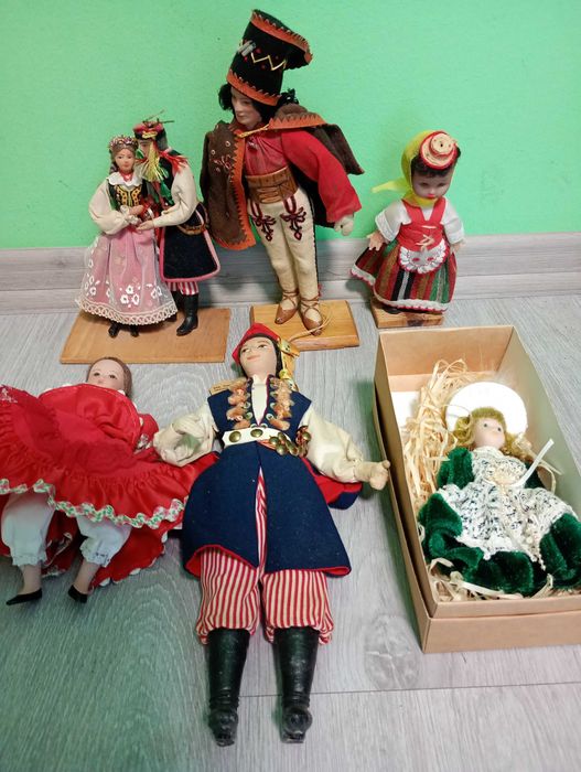 Ляльки фарфорові