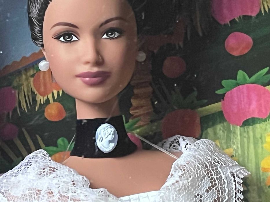 Barbie Filipinka w sukni Maria Clara  Kolekcja "Lalki Świata"  Piękna!