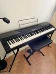 Piano digital Thomann DP-26 + suporte e banqueta