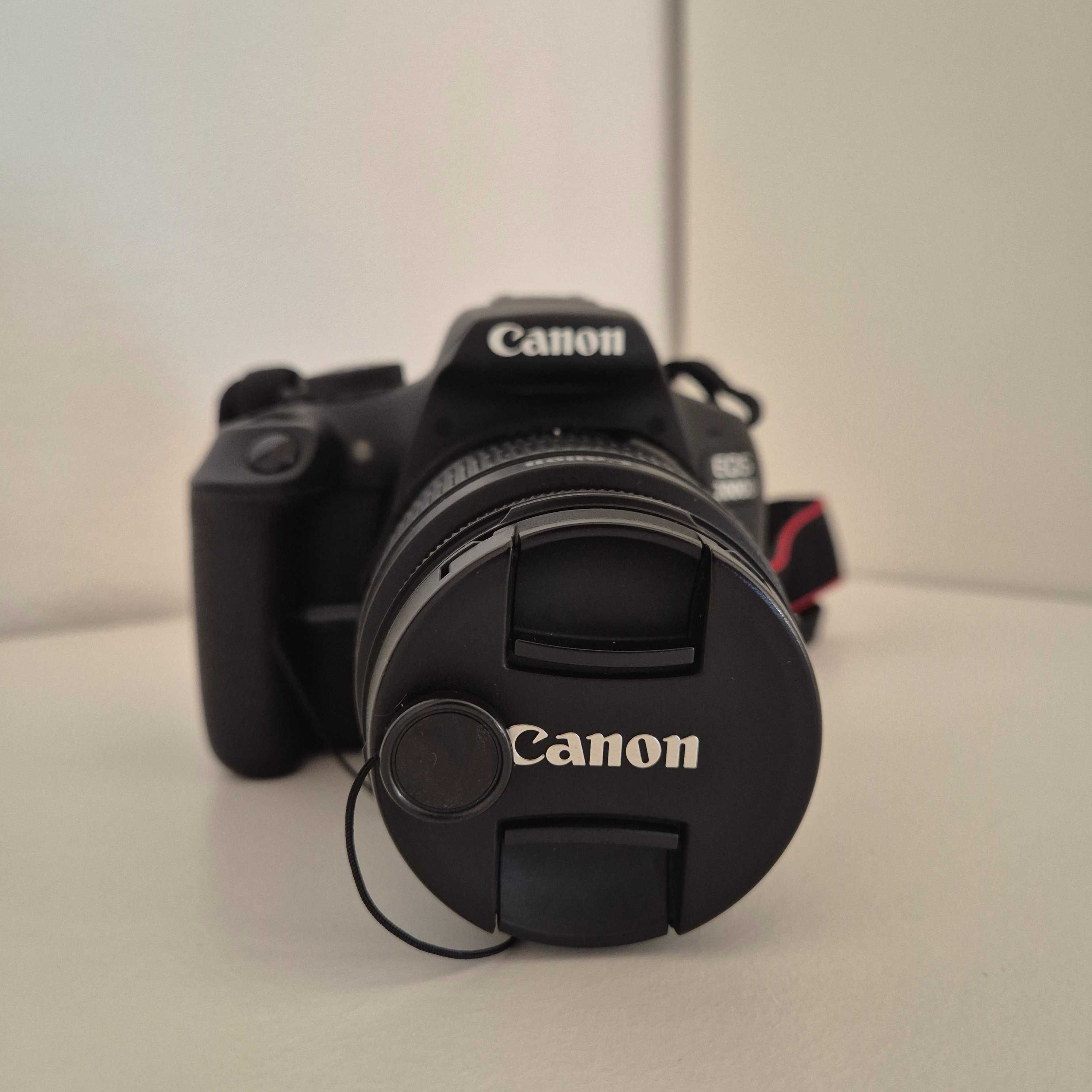 Câmara Fotográfica Canon EOS 2000D na Caixa com Acessórios