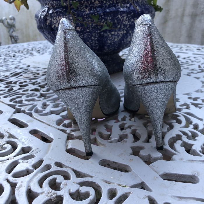 Sapatos prateados tamanho 36