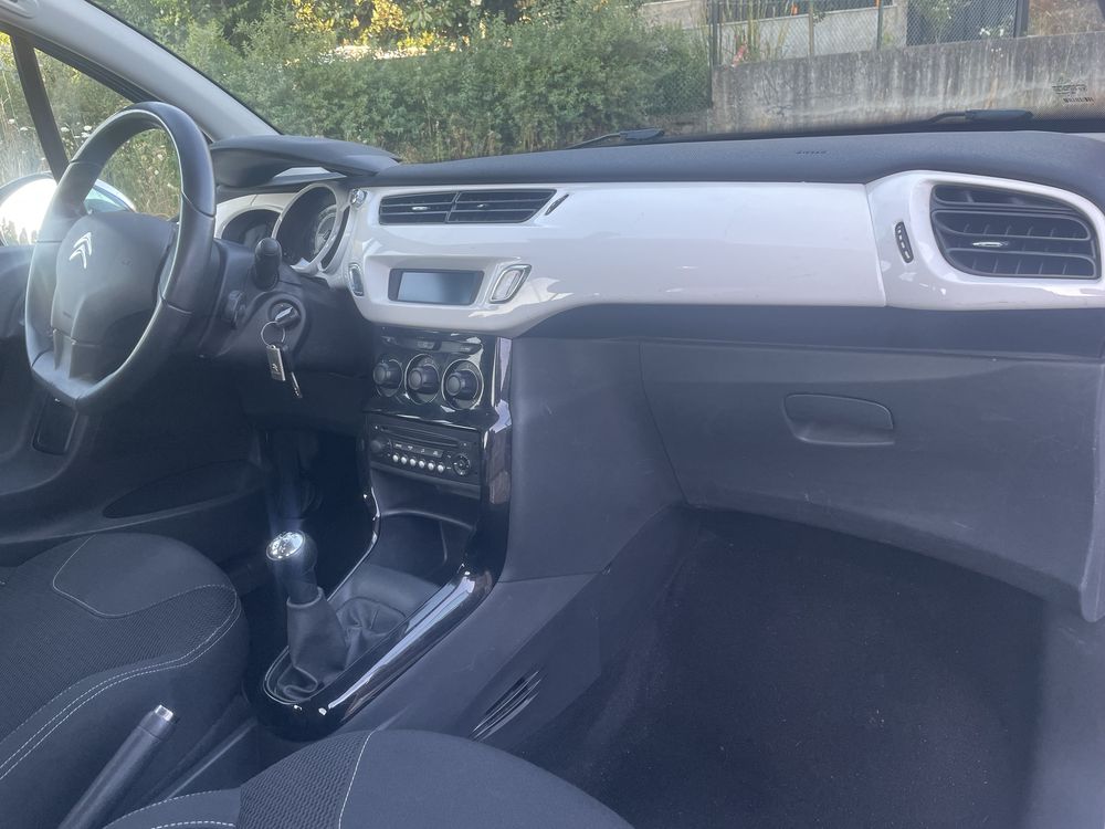 Citroen C3 igual a novo