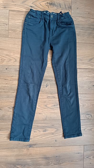 Spodnie chłopięce 152 joggery bawełniane granatowe ideał  C&A galowe