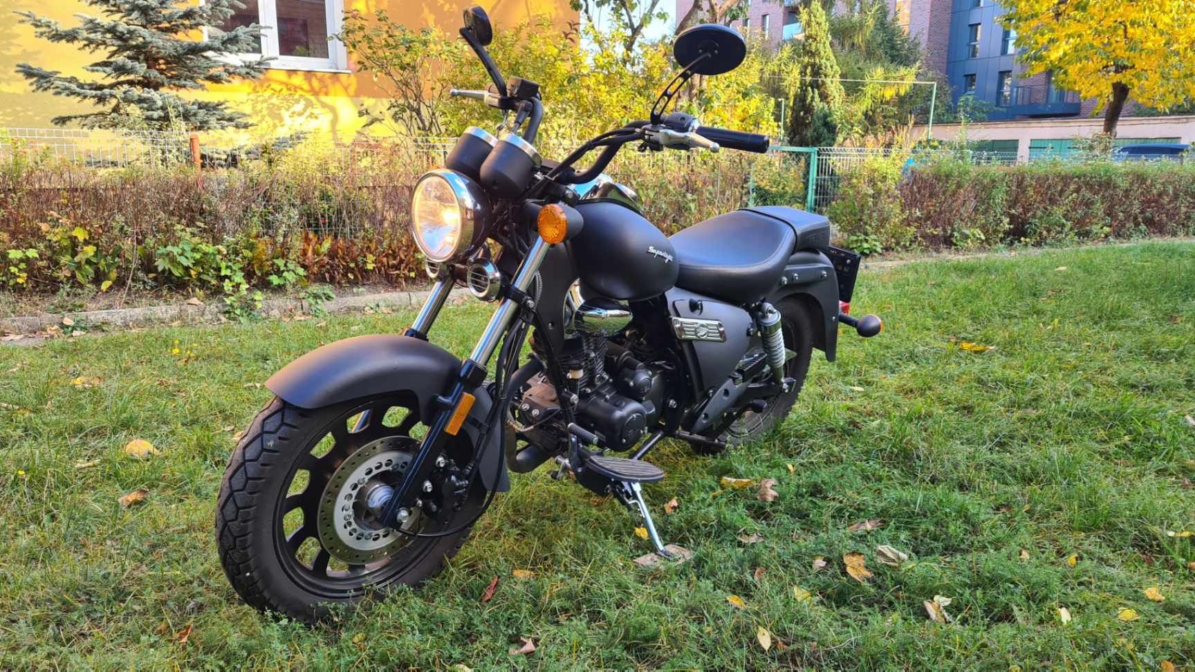 KEEWAY Superlight 125