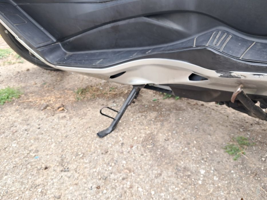 Макси скутер  сузуки 250 см³ возможен обмен.