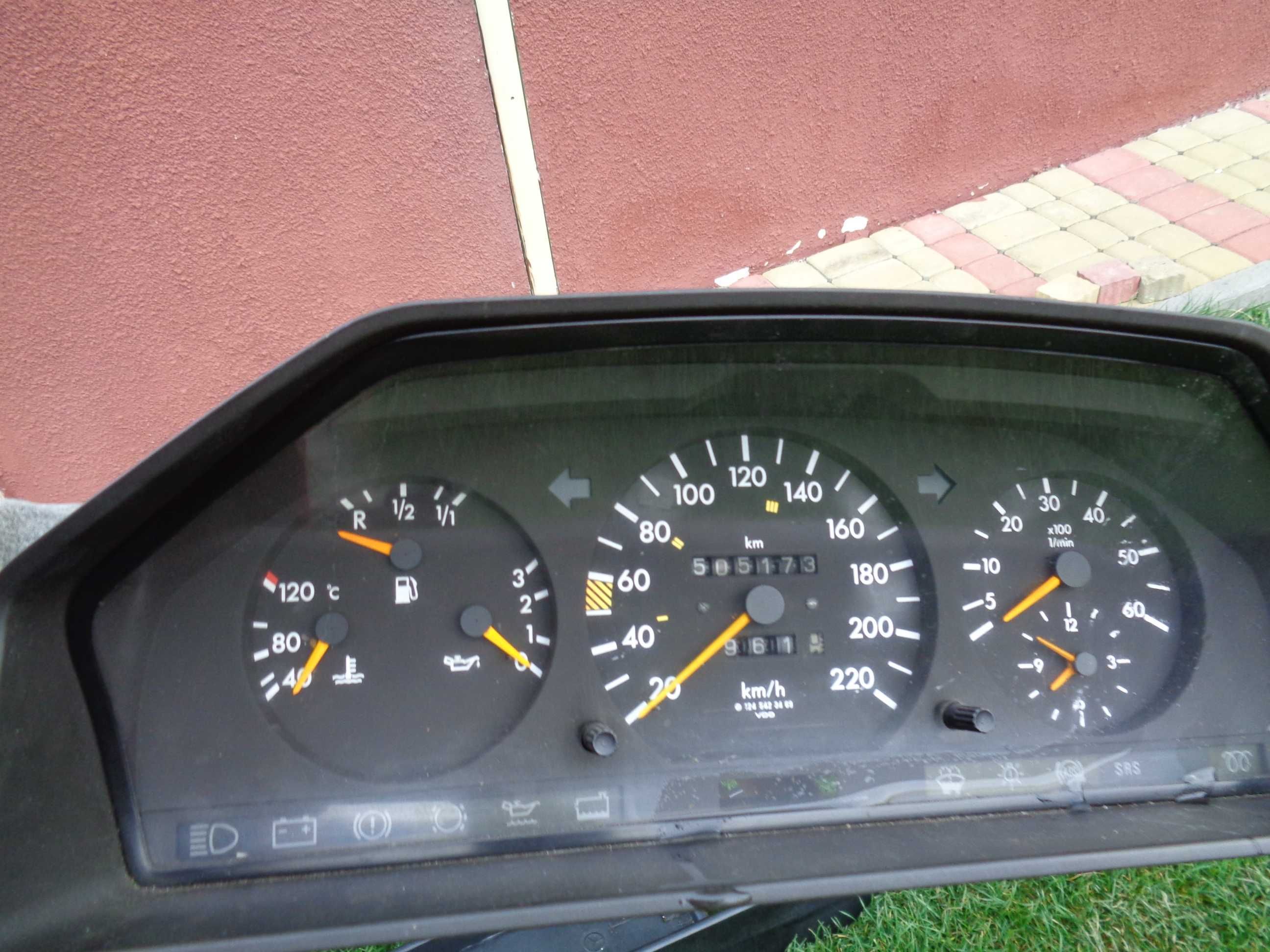 Приборка мерседес W124 панель приладів W124 салон
