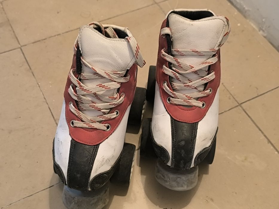 patins de 4 rodas par hóquei em patins