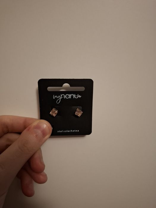 Srebrne kolczyki z różowymi kryształami