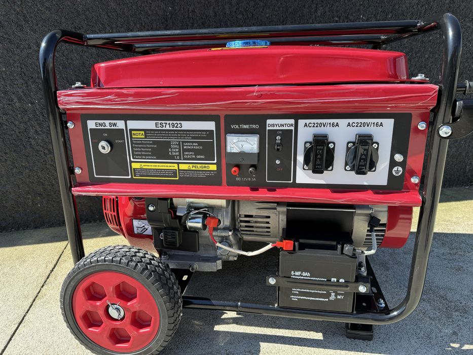 Gerador com motor HONDA 13 hp. Monofasico