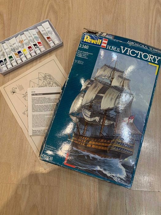 Модель REVELL H M S Victory + масляные краски, Б/У