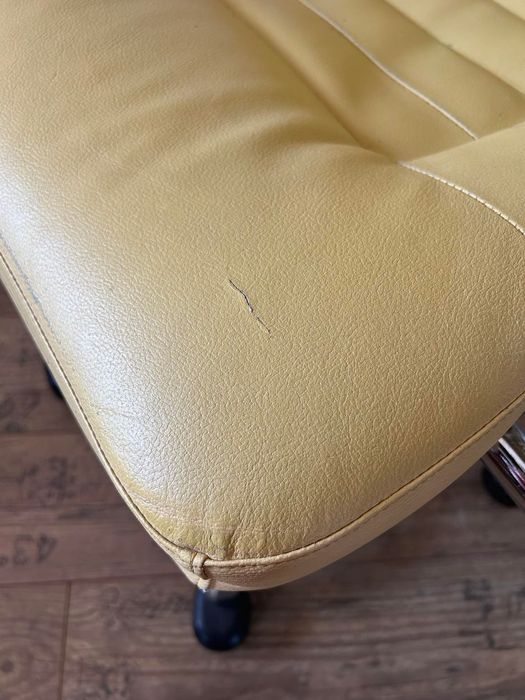 Fotel biurowy żółty skórzany