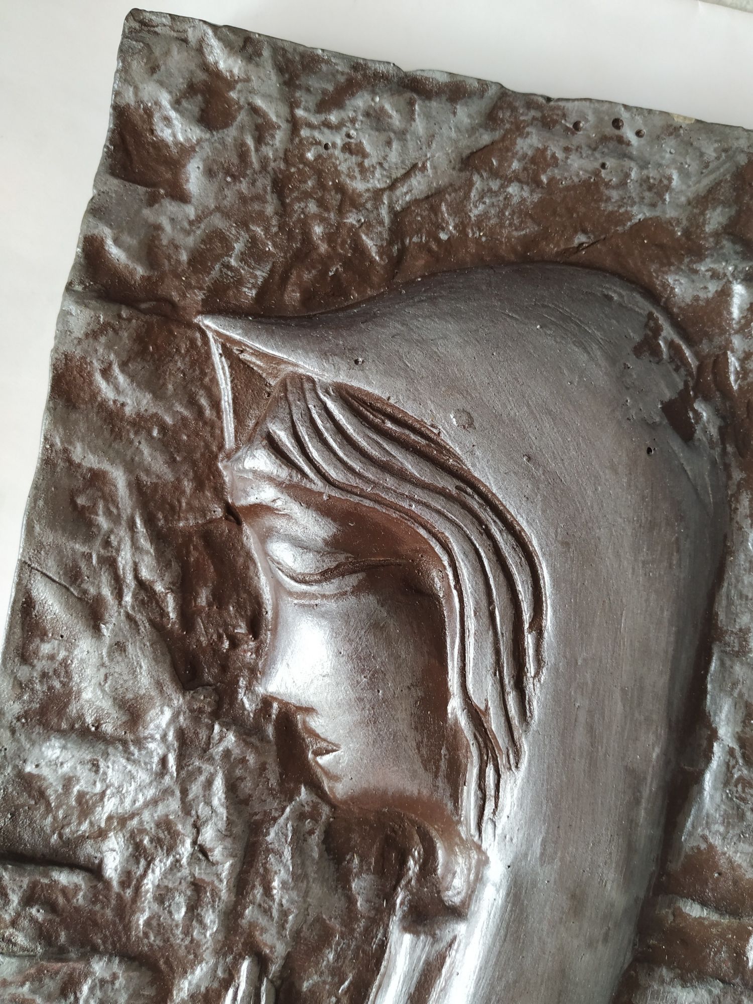Ceramiczna płaskorzeźba do zawieszenia