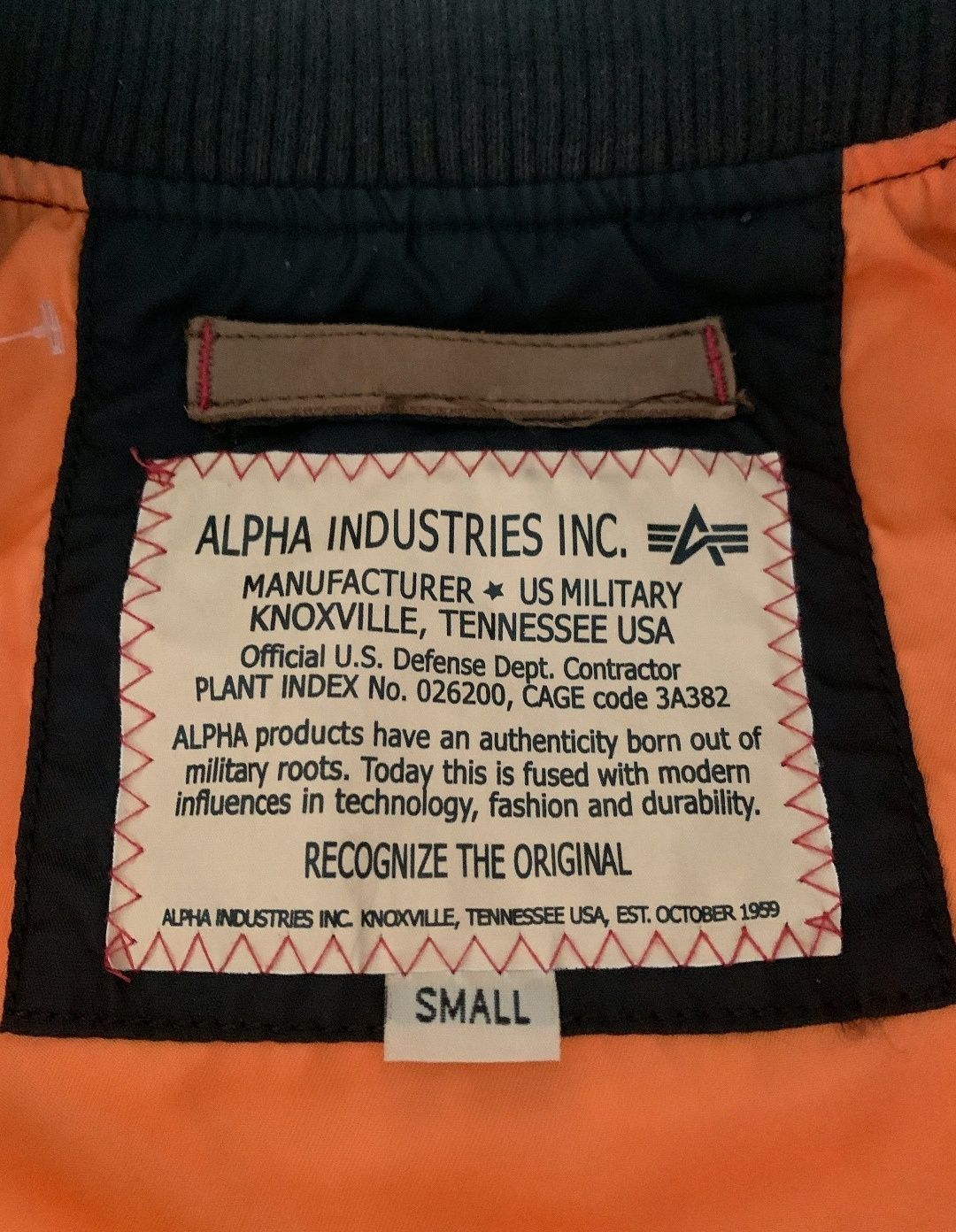 Alpha Industries, bomberka S czarna