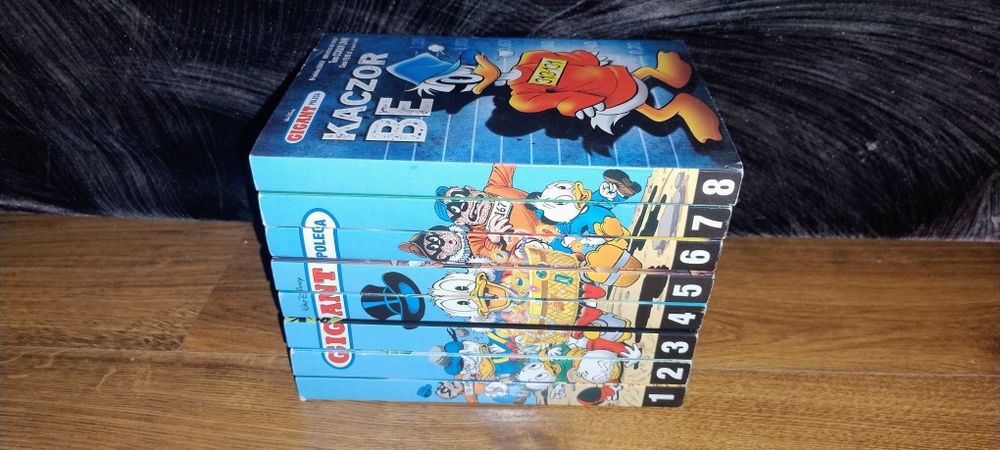 7423^5 Komiksy Gigant Poleca rocznik 2023 nr 242-249 Donald bdb-/+