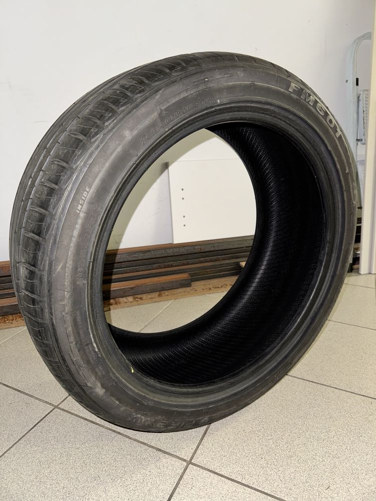 sprzedam 2 opony firemax 245/40R18