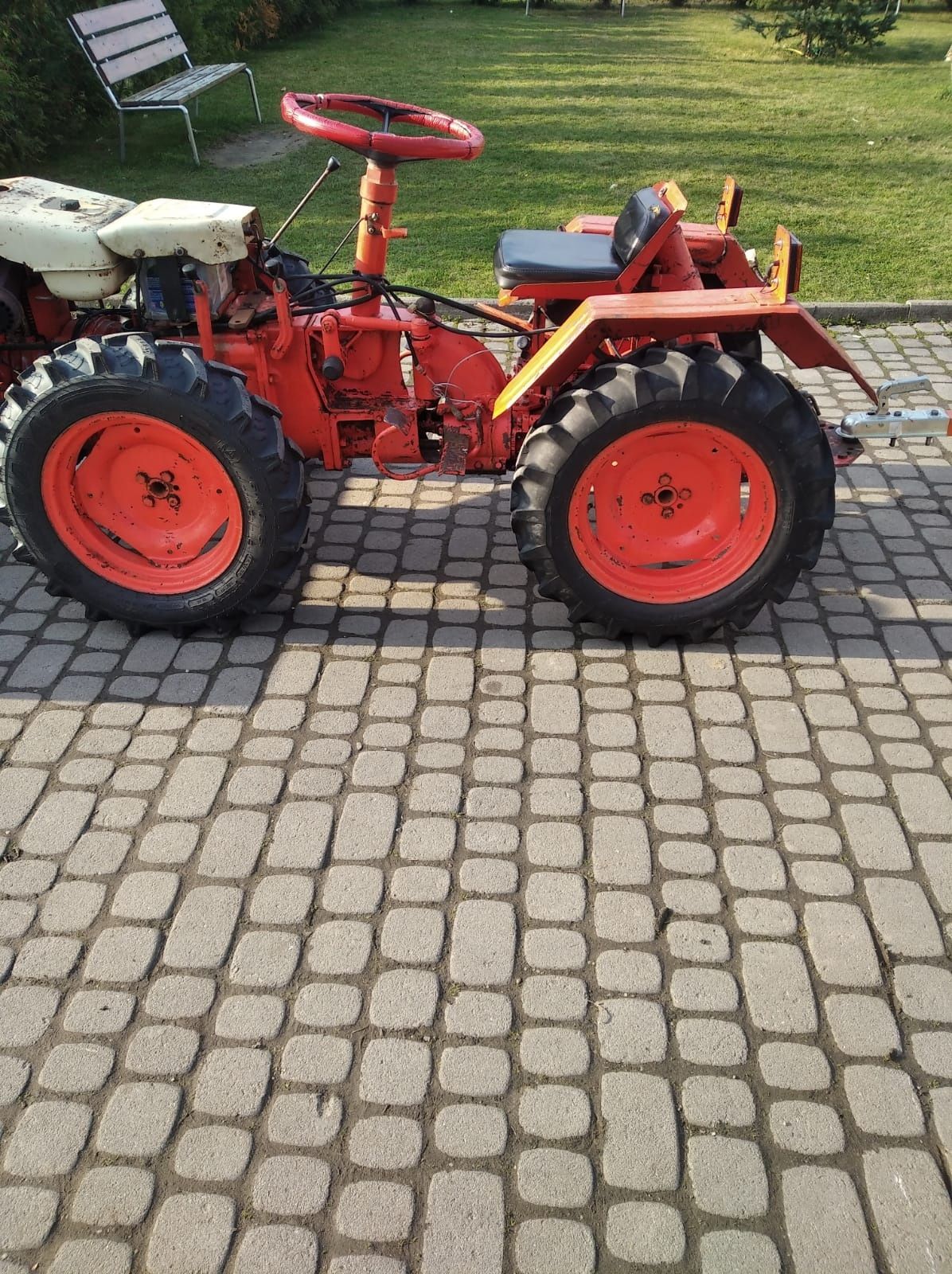 Продам трактор 21 к/с