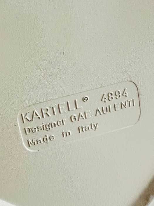Mesa branca Kartell