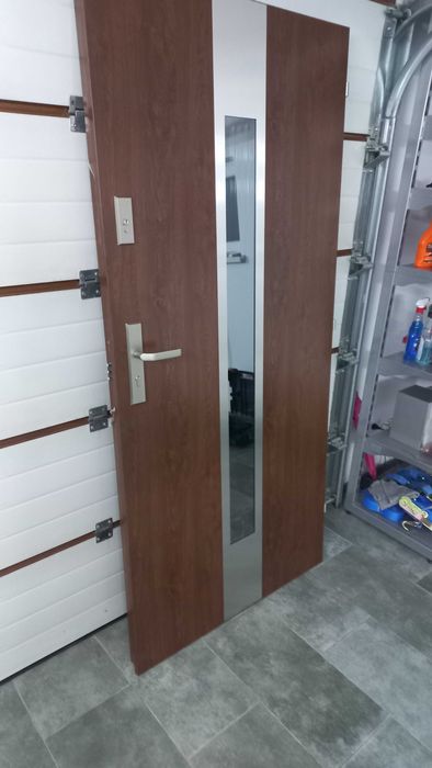 Nowe Polskie drzwi 90prawe Orzech 72mm