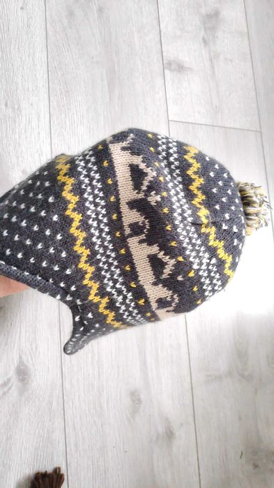 Zimowa czapka z daszkiem F&F, rozmiar 2-4 lata