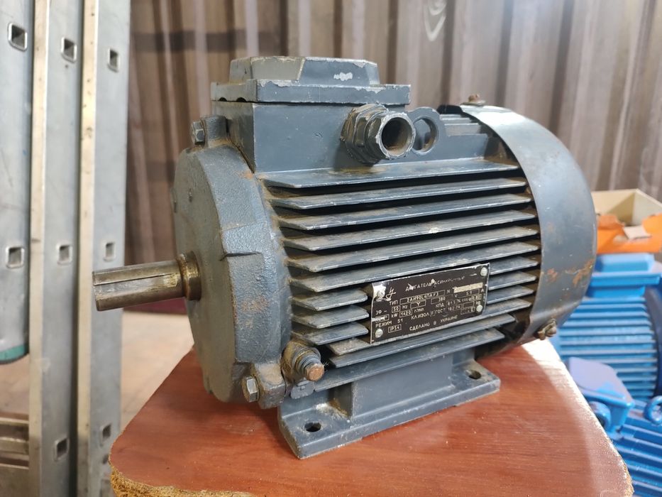 электродвигатель електромотор електродвигун 2.2 кВт 1500 обертів