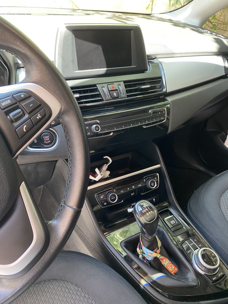 BMW Série 2 Active Tourer 216d – Nacional, muito estimada